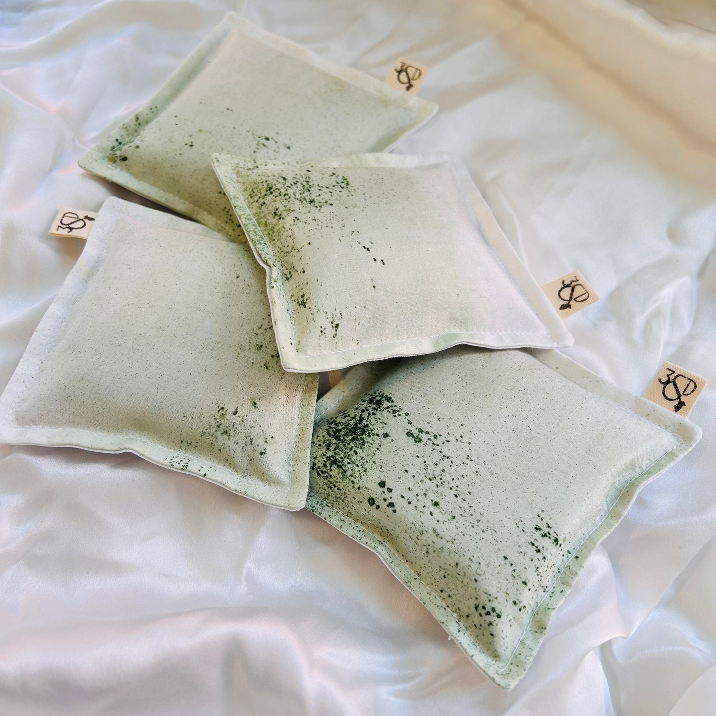 Chlorophyllin Green Silk Lavender Bag / Drawer Sachet